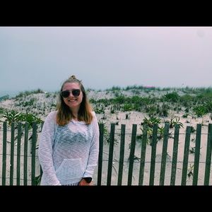 Meet your Posher, Lauren